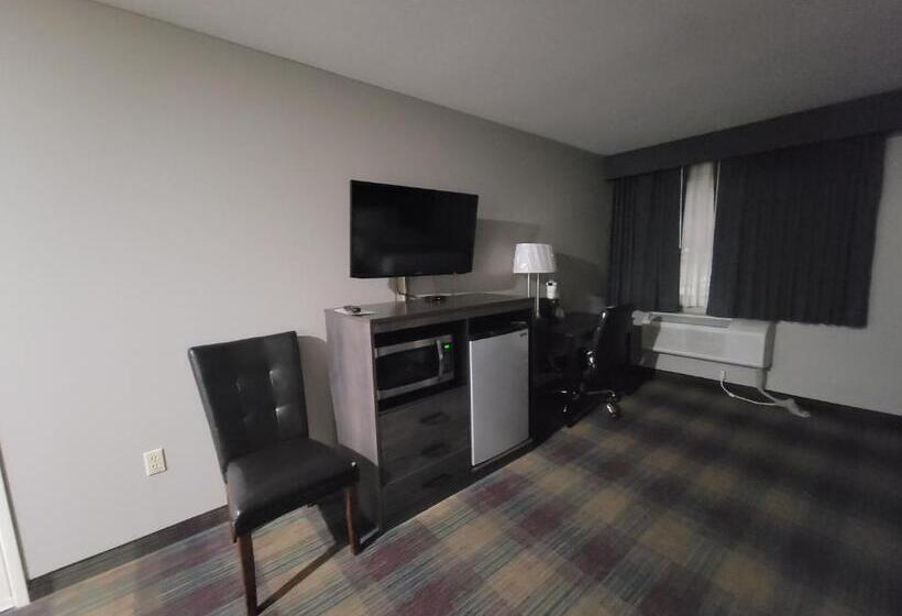 호텔 Baymont Inn Baldwin