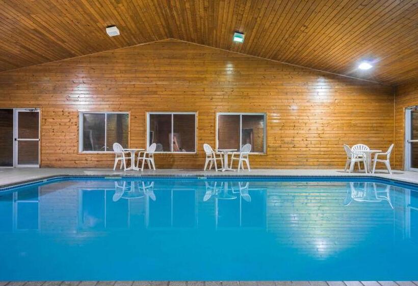 فندق Baymont Inn Baldwin