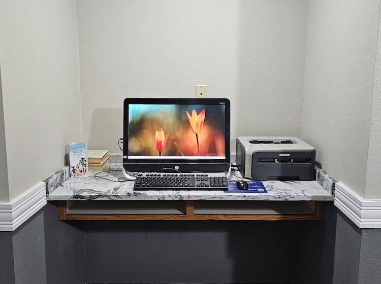 호텔 Baymont Inn Baldwin