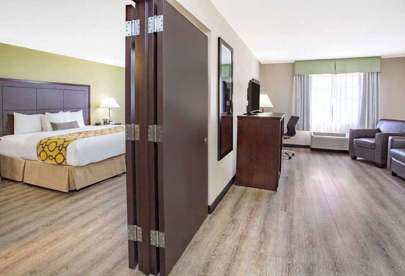 Отель Baymont By Wyndham Phoenix I10 Near 51st Ave