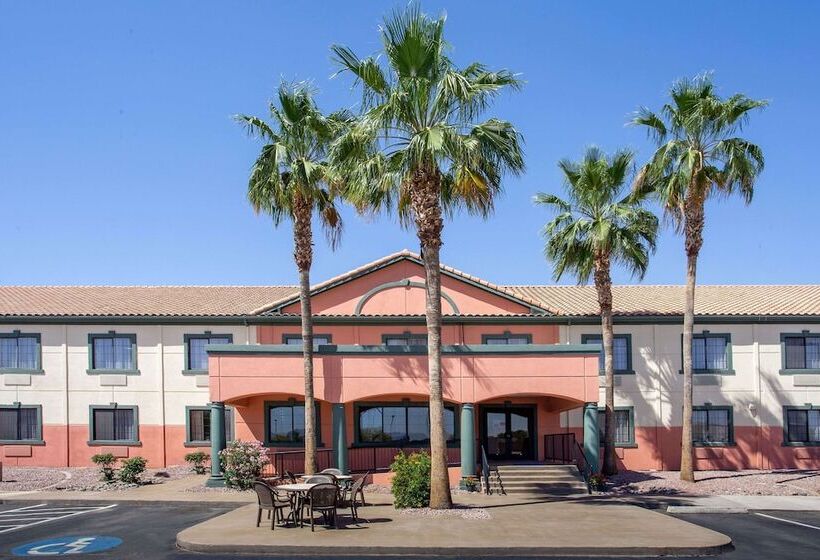 Отель Baymont By Wyndham Phoenix I10 Near 51st Ave