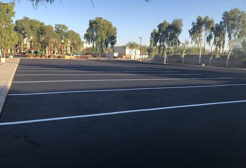 Отель Baymont By Wyndham Phoenix I10 Near 51st Ave