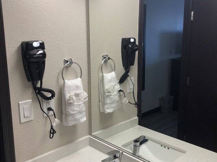 Отель Baymont By Wyndham Phoenix I10 Near 51st Ave