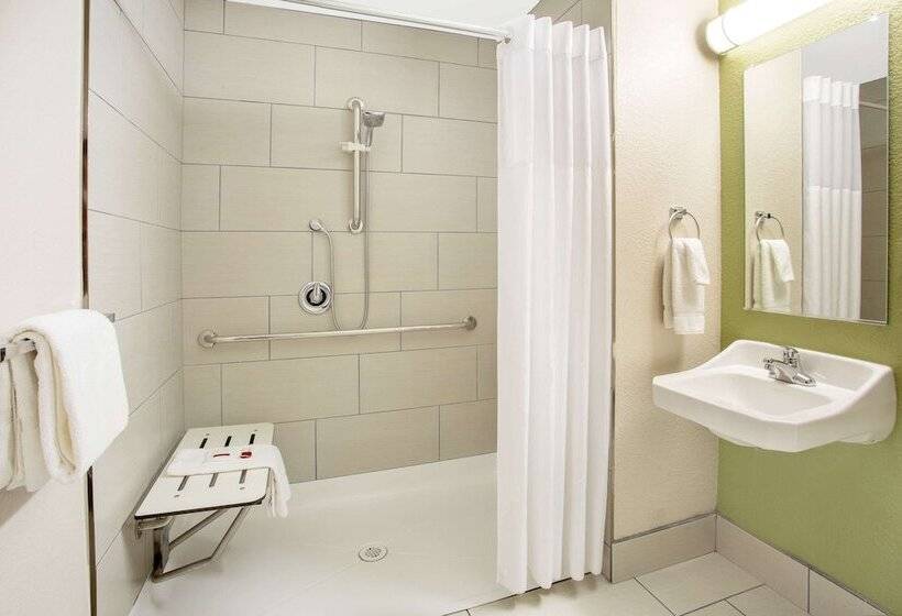 Отель Baymont By Wyndham Phoenix I10 Near 51st Ave