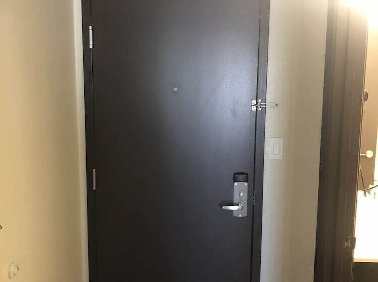 Отель Baymont By Wyndham Phoenix I10 Near 51st Ave