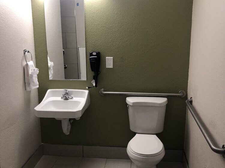 Отель Baymont By Wyndham Phoenix I10 Near 51st Ave