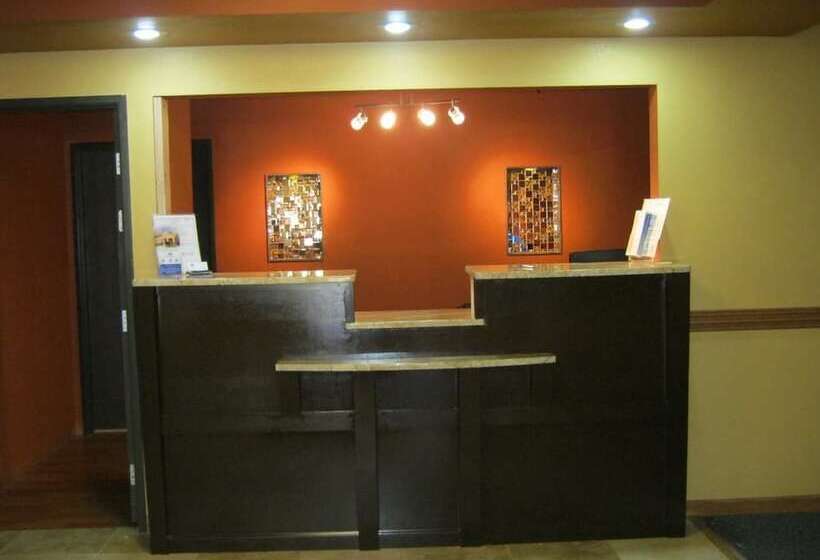 فندق Burnsville Inn & Suites