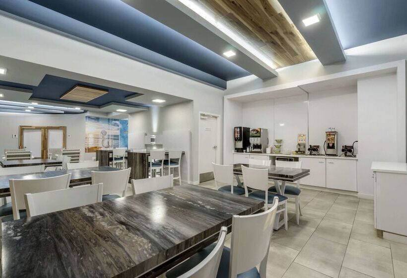 בית מלון כפרי Clarion Pointe Tampa Brandon Near Fairgrounds And Casino