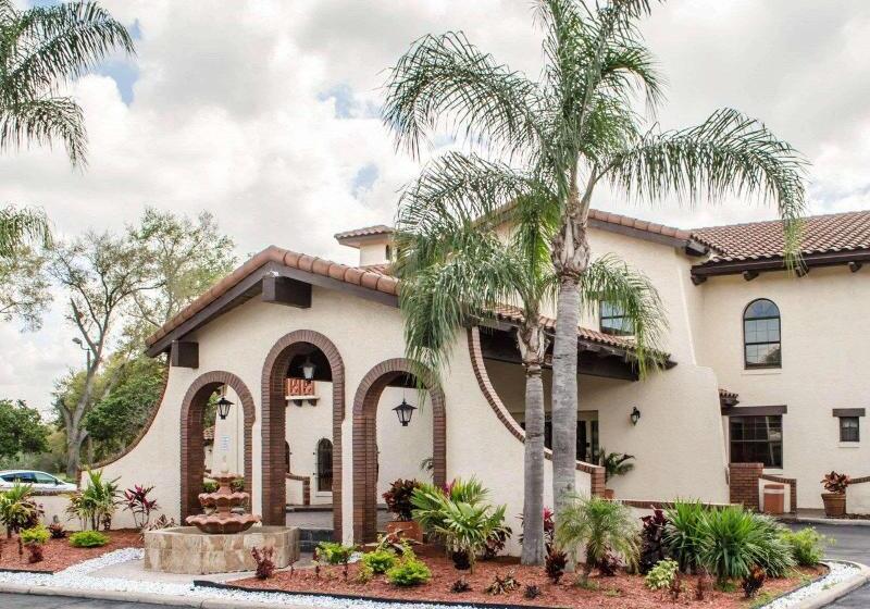 فندق Clarion Pointe Tampa Brandon Near Fairgrounds And Casino