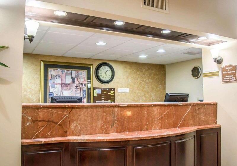 בית מלון כפרי Clarion Pointe Tampa Brandon Near Fairgrounds And Casino