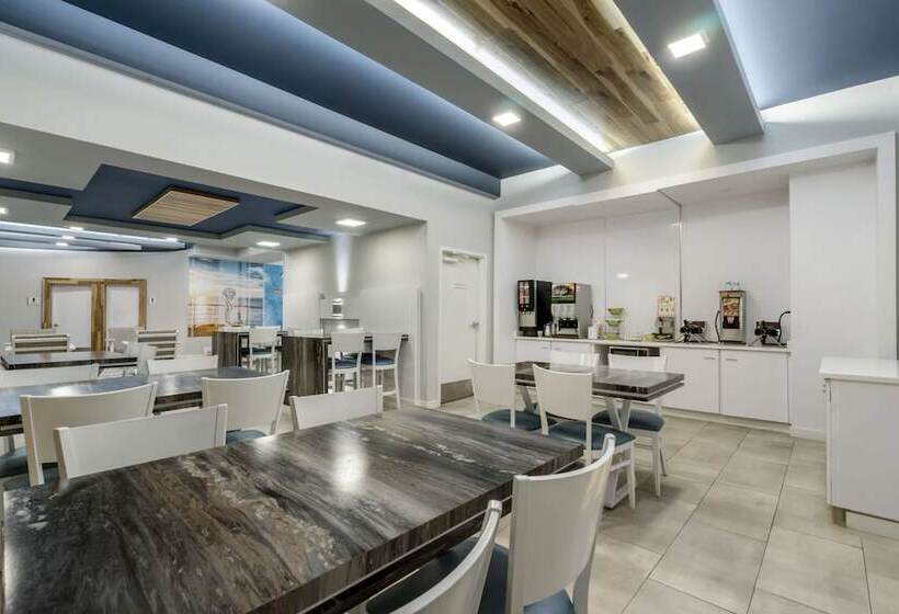 בית מלון כפרי Clarion Pointe Tampa Brandon Near Fairgrounds And Casino