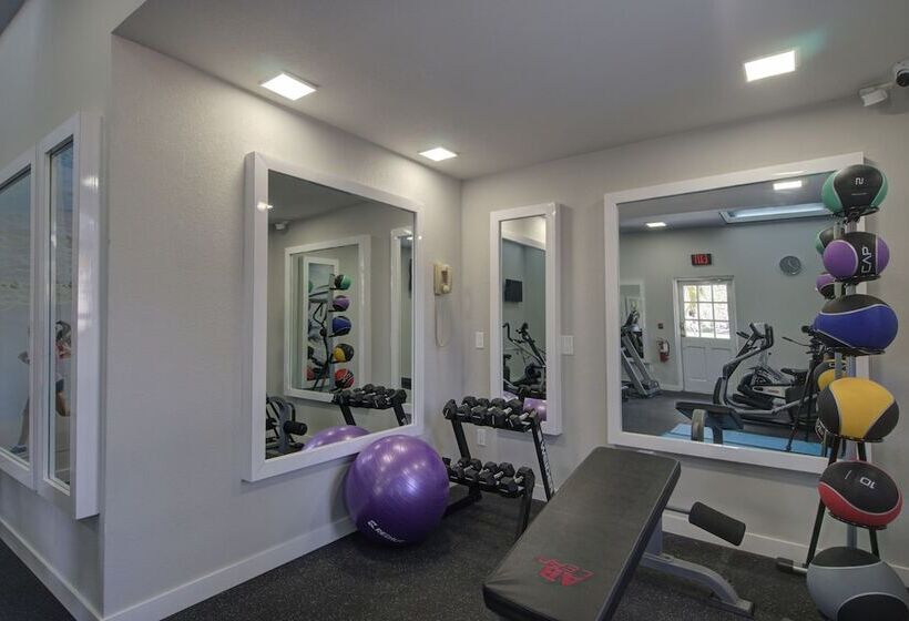 בית מלון כפרי Clarion Pointe Tampa Brandon Near Fairgrounds And Casino