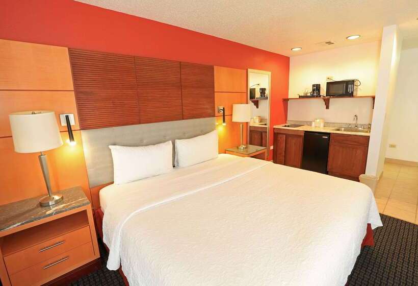 בית מלון כפרי Days Inn By Wyndham Calumet Park