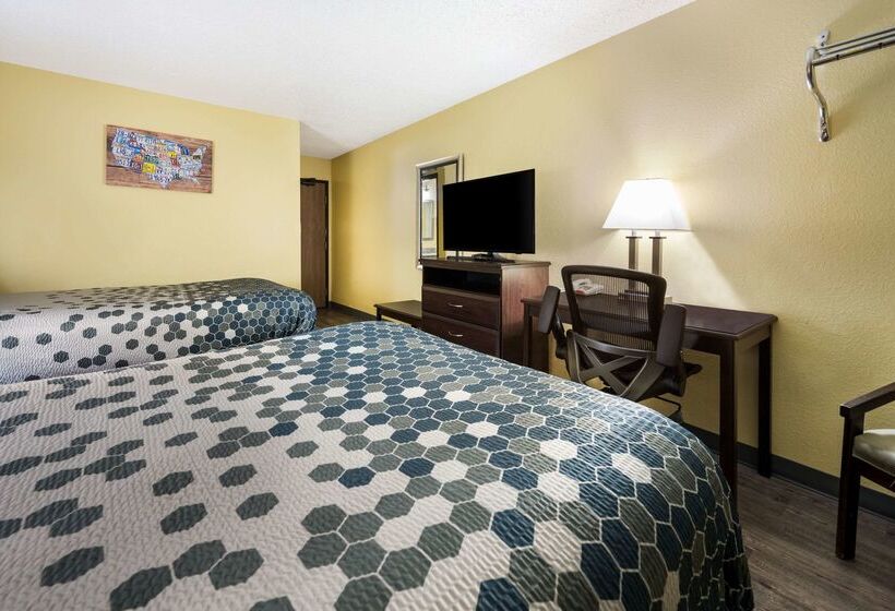 Отель Econo Lodge Spotsylvania Town Center