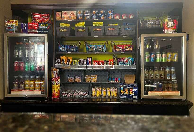 Отель Econo Lodge