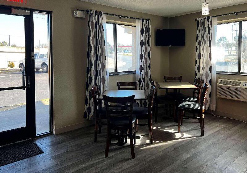 هتل Econo Lodge