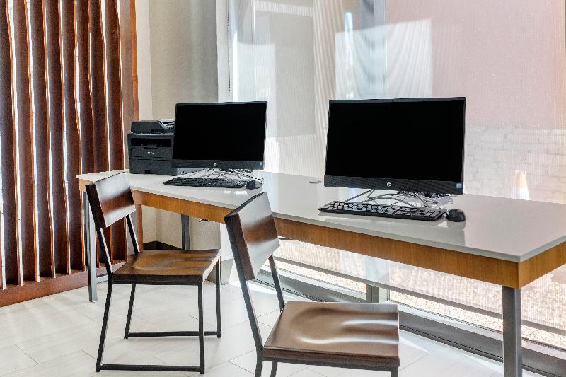 Holiday Inn Express Hotel & Suites Albuquerque Midtown, An Ihg