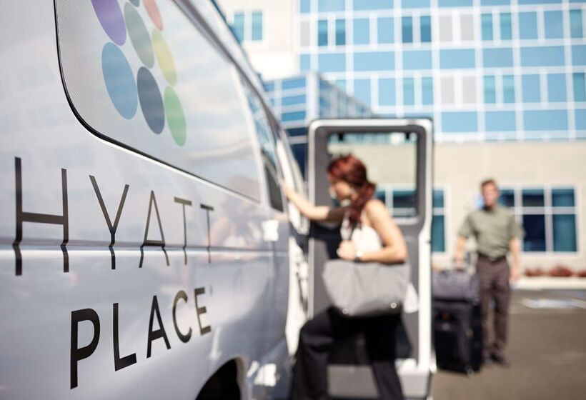 Отель Hyatt Place Charlotte Airport/lake Pointe