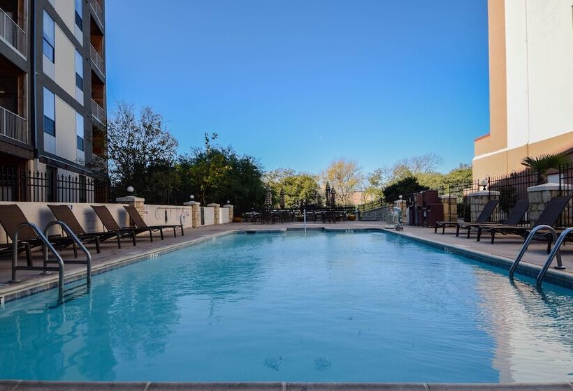Отель Hyatt Place San Antonio Riverwalk