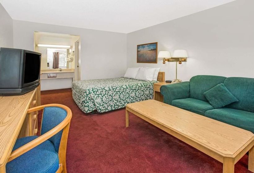 فندق Knights Inn Aurora