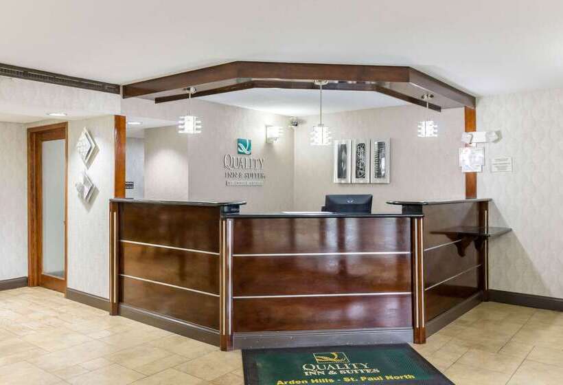 فندق Quality Inn & Suites Arden Hills   Saint Paul North