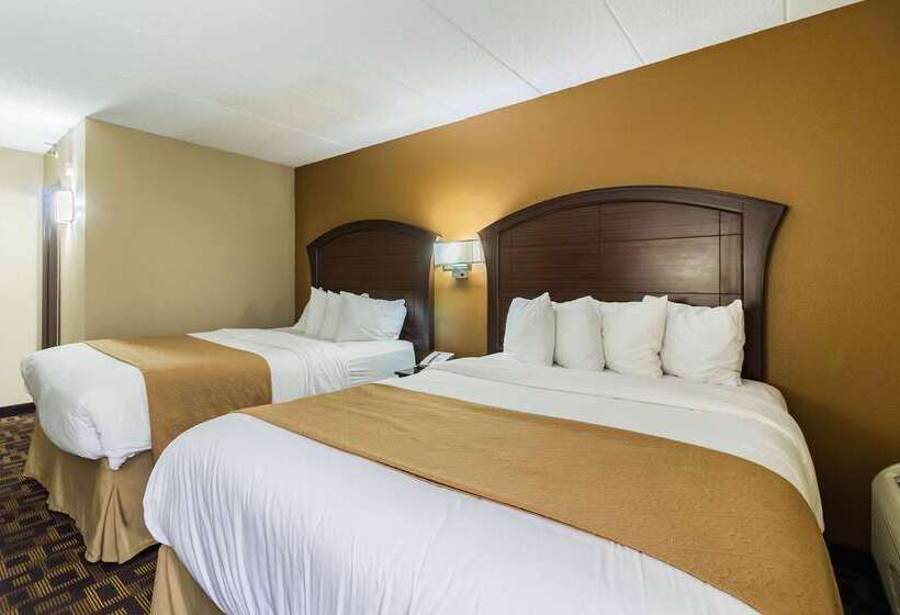 בית מלון כפרי Quality Inn & Suites Arden Hills   Saint Paul North