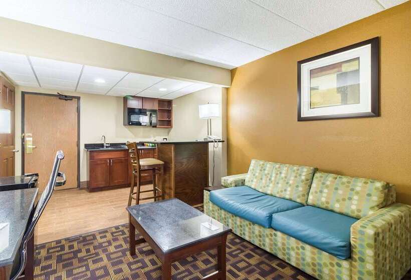 فندق Quality Inn & Suites Arden Hills   Saint Paul North