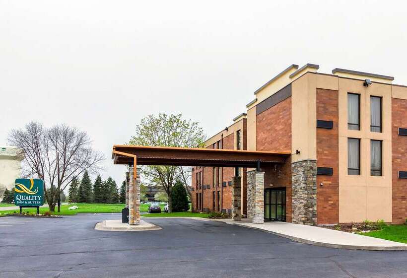 فندق Quality Inn & Suites Arden Hills   Saint Paul North