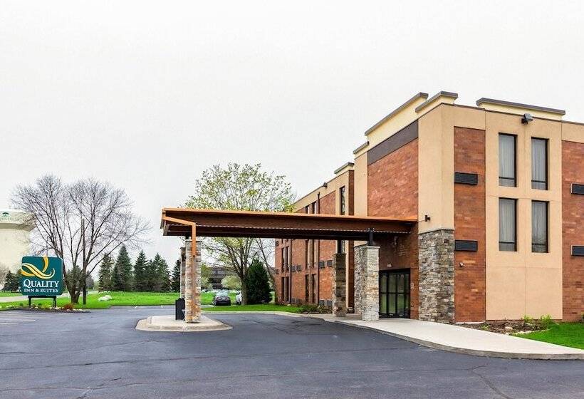 فندق Quality Inn & Suites Arden Hills   Saint Paul North
