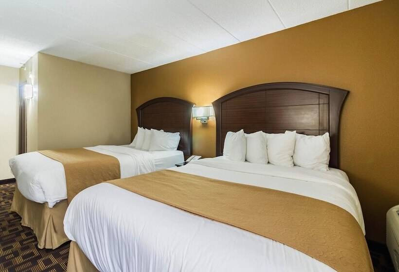 בית מלון כפרי Quality Inn & Suites Arden Hills   Saint Paul North