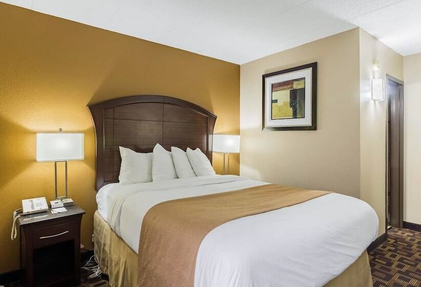 فندق Quality Inn & Suites Arden Hills   Saint Paul North