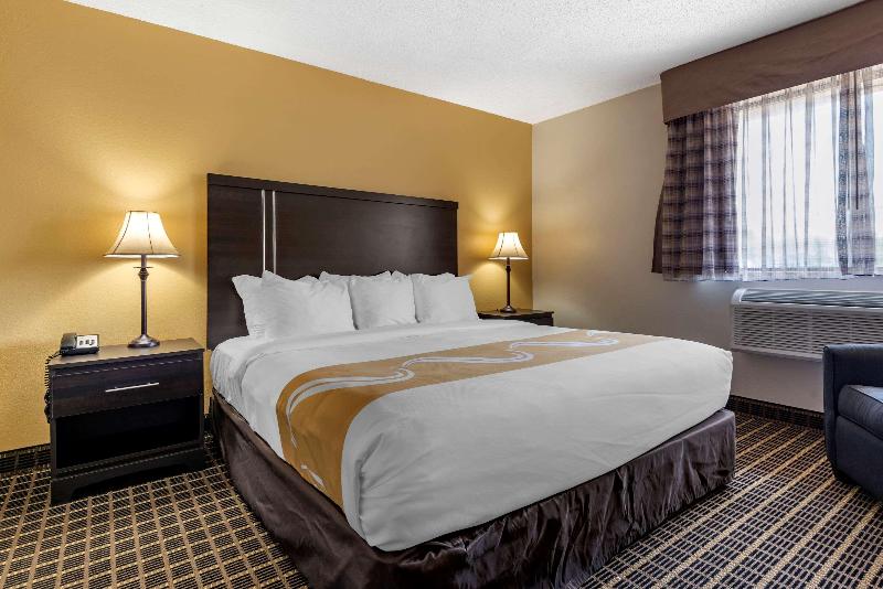 ホテル Quality Inn & Suites Warren