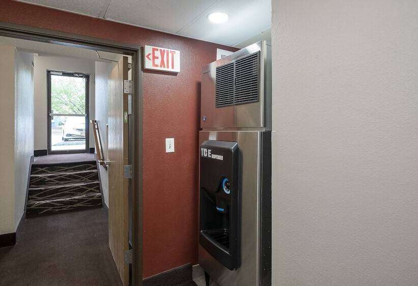 فندق Red Roof Inn Bristol