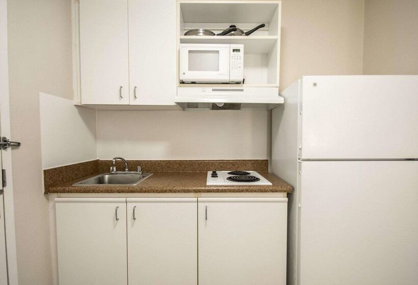 فندق Suburban Studios Melbourne Airport