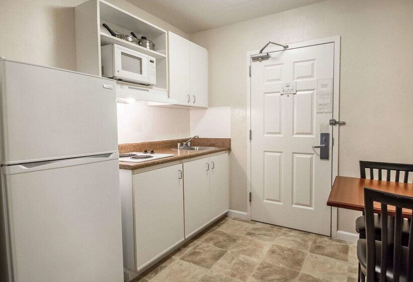 فندق Suburban Studios Melbourne Airport