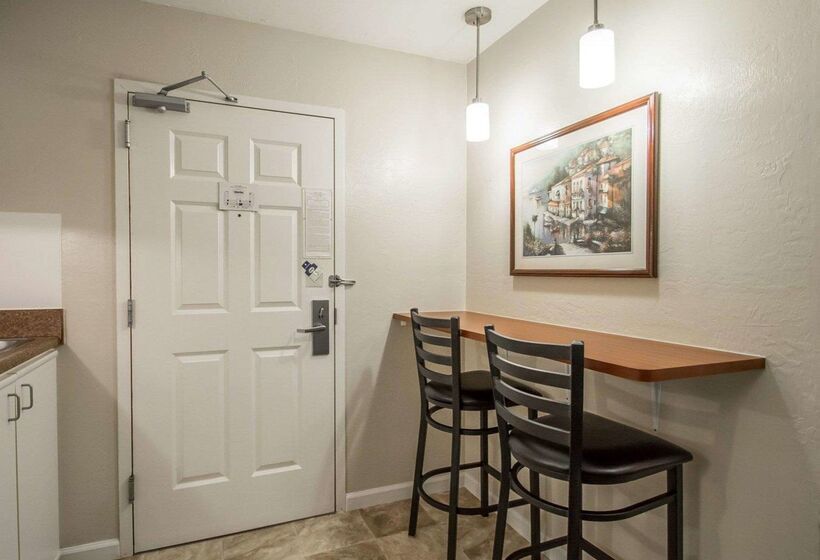 فندق Suburban Studios Melbourne Airport