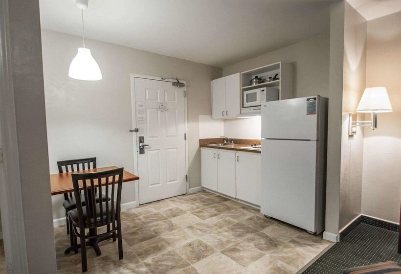 فندق Suburban Studios Melbourne Airport