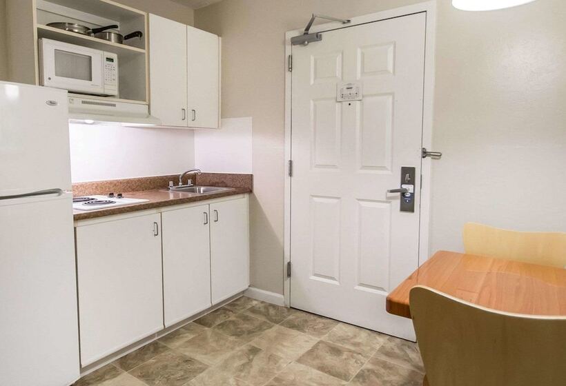 فندق Suburban Studios Melbourne Airport