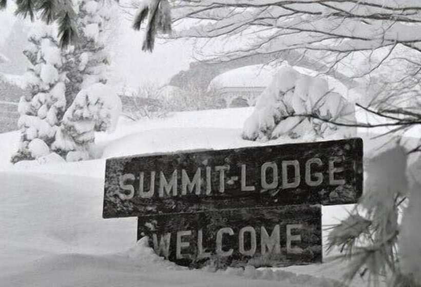 هتل Summit Lodge