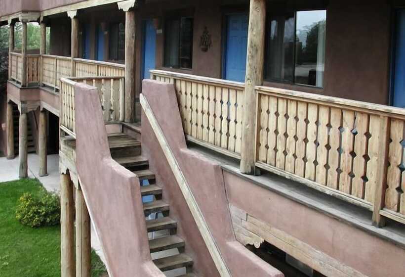 בית מלון כפרי Sun God Lodge