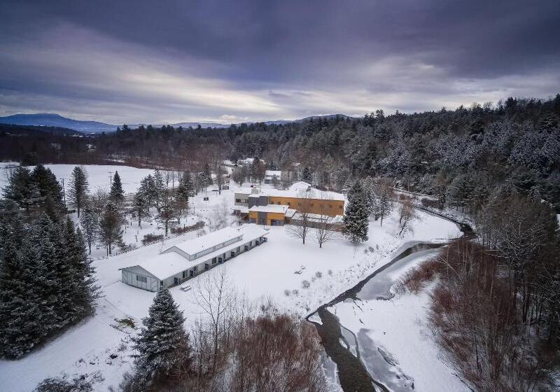 هتل Sun & Ski Inn And Suites