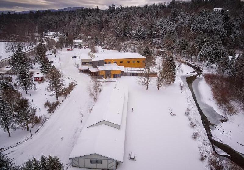 هتل Sun & Ski Inn And Suites