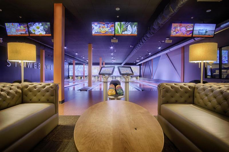 هتل Sun & Ski Inn And Suites