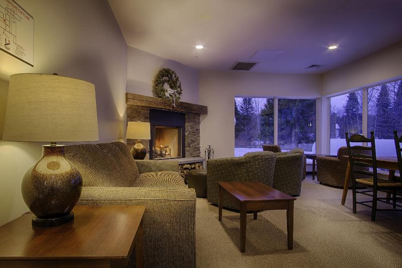 هتل Sun & Ski Inn And Suites