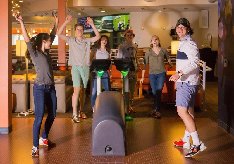 هتل Sun & Ski Inn And Suites