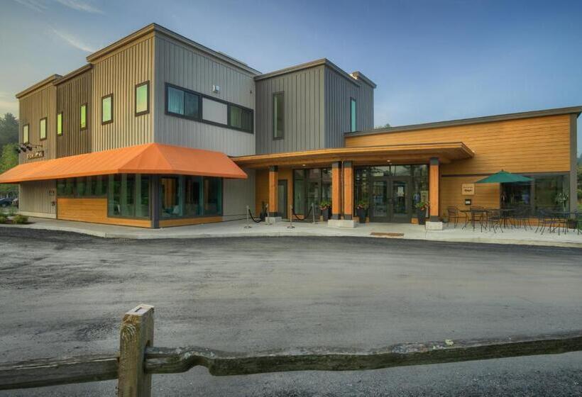 هتل Sun & Ski Inn And Suites