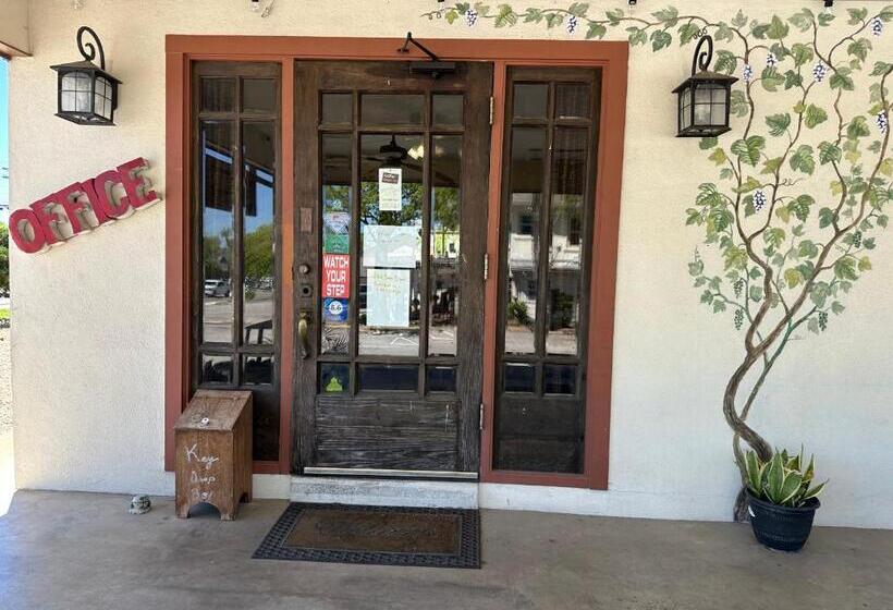 호텔 Sunset Inn And Suites