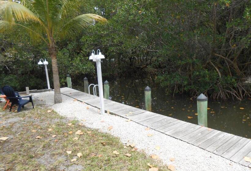 فندق Sunshine Island Inn   Adults Only