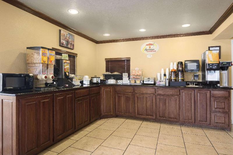 בית מלון כפרי Super 8 By Wyndham Amarillo Central Tx