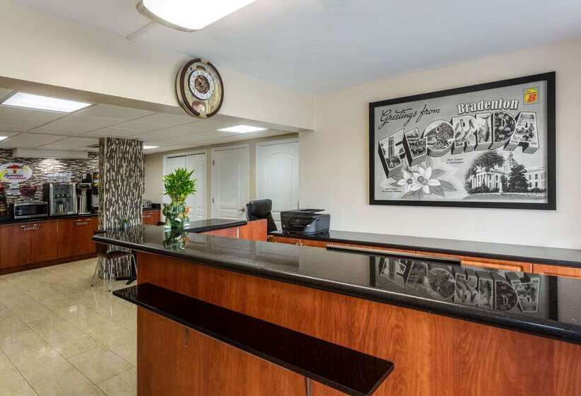 ホテル Super 8 By Wyndham Bradenton Sarasota Area